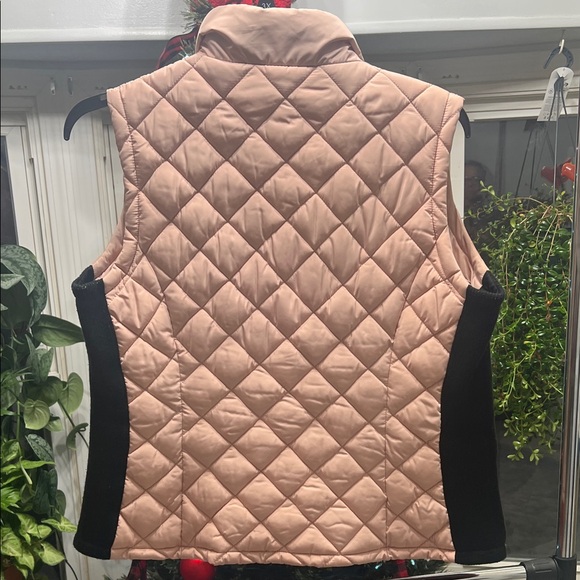 NWOT Calvin Klein Quilted Vest - Light Pink and Black - Picture 4 of 4